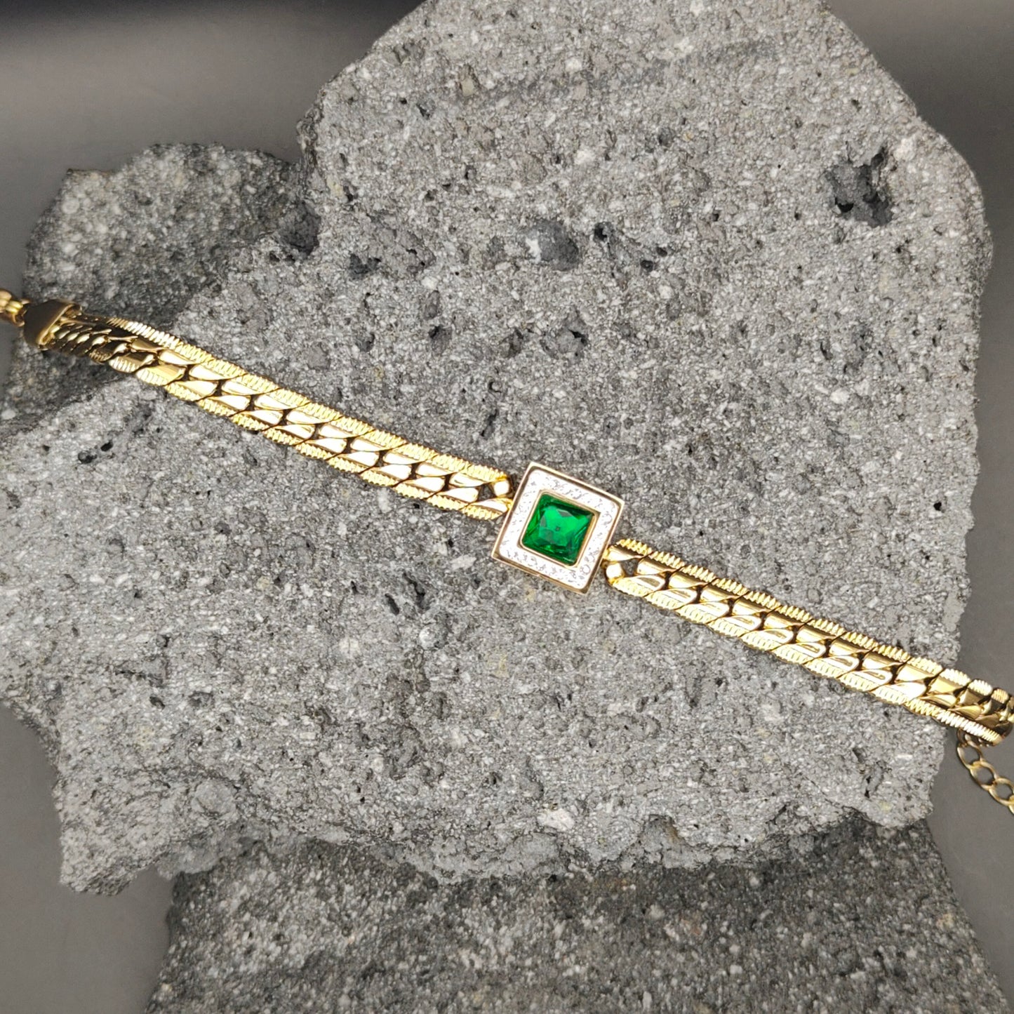 Pulsera de Acero Inoxidable 304, Color Dorado, Estilo Moderno, Boutique, Geométrico, Tendencia, Cuadrado, Unisexo, Piedras Preciosas Artificiales, Verde Esmeralda, Moda