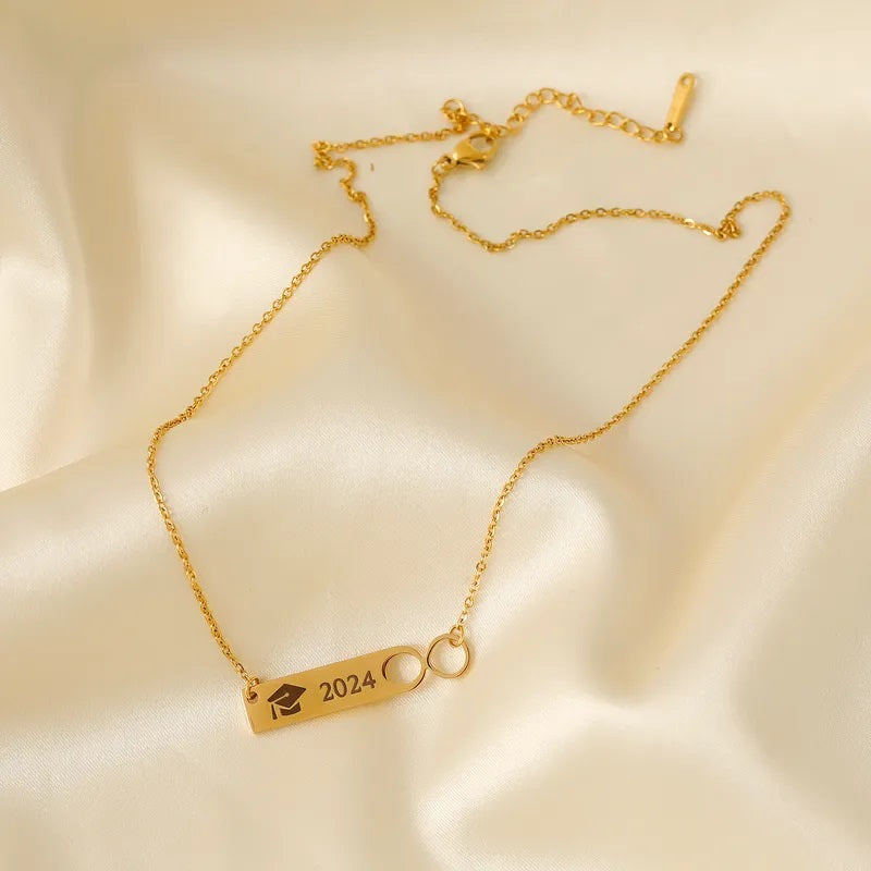 Collar de Acero Inoxidable, Boutique, Graduación, 2024, Infinito, Estilo Casual, Birrete, Números, Enchapado, Bisutería Fina, Unisexo, Colgante
